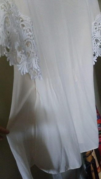 Stone Cold Fox Fox Robe In Ivory Silk - Picture 4 of 8